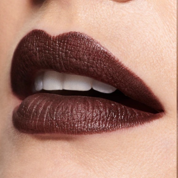 💋 BARE a M·A·CXIMAL SILKY MATTE LIPSTICK. RETAIL $25. **NEW IN THE BOX. - Picture 3 of 6